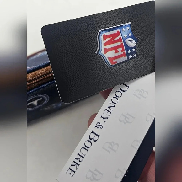 Dooney & Bourke Tennessee Titans Cosmetic Bag Zippered Pouch 6.5 X 4 X 2 NWT - Picture 6 of 11